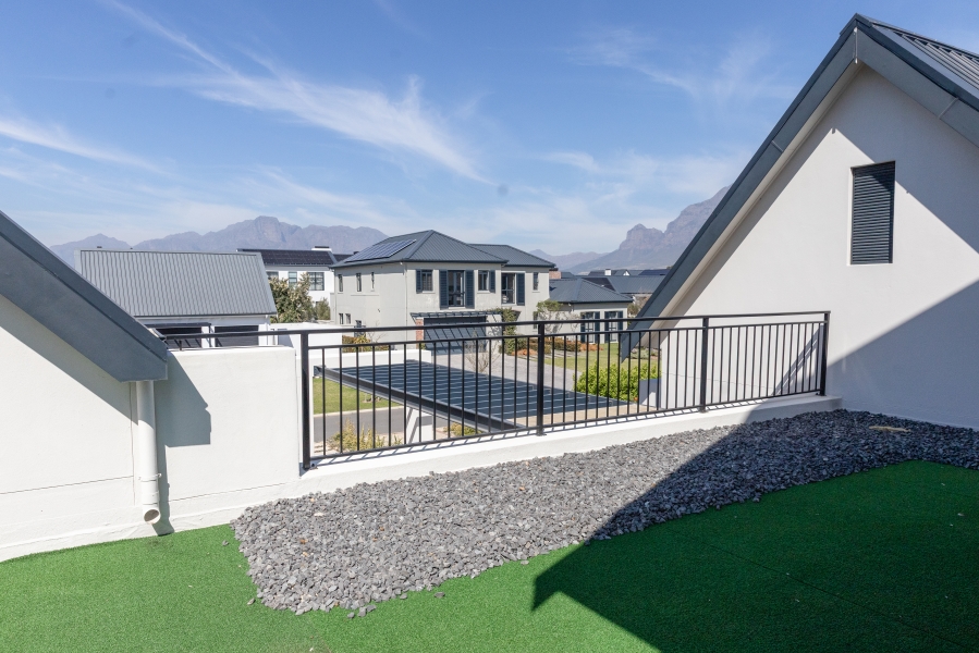 4 Bedroom Property for Sale in La Vue Western Cape